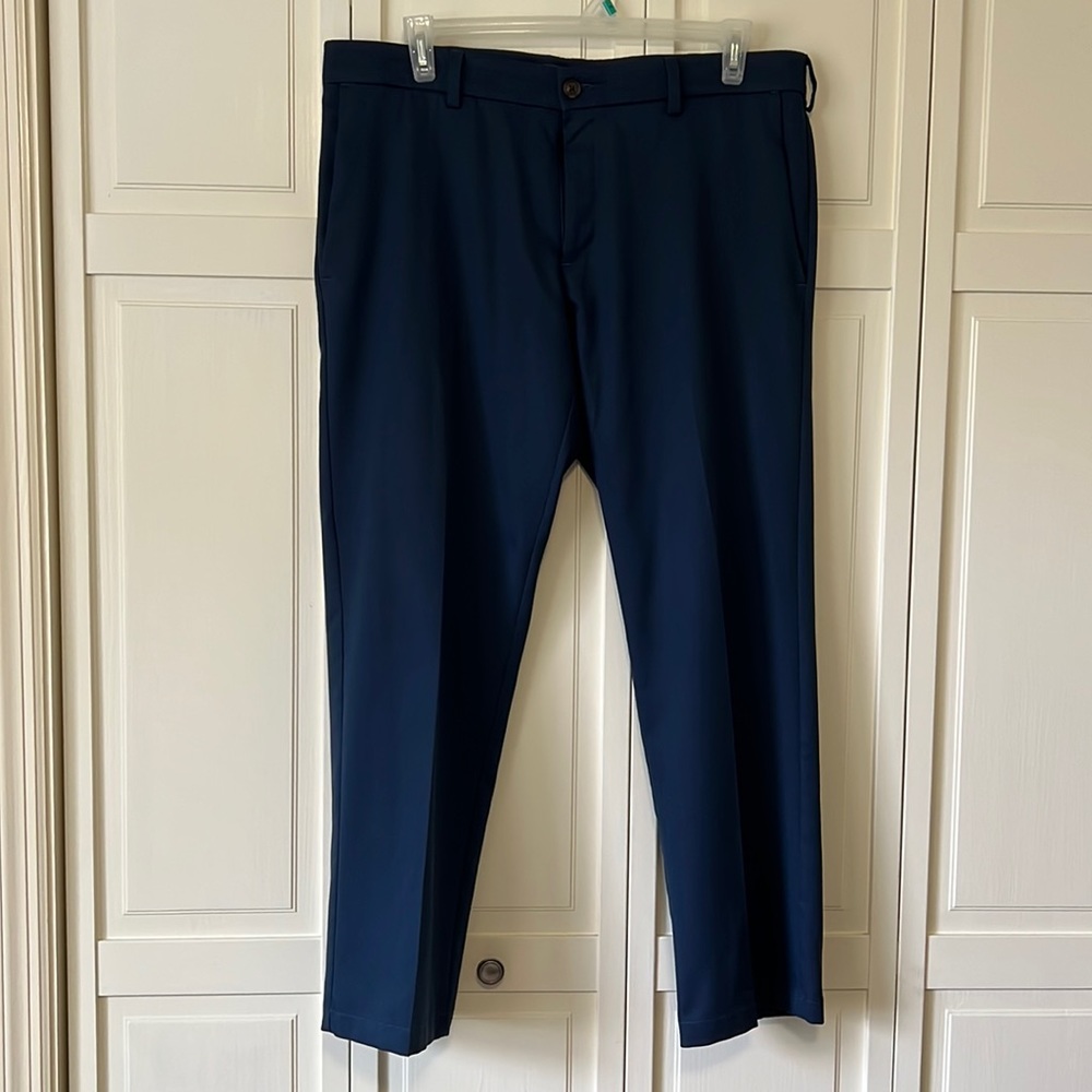 Haggar “In Motion” comfort Men’s slacks 38x30 OR 38x29 bright Navy blue.
